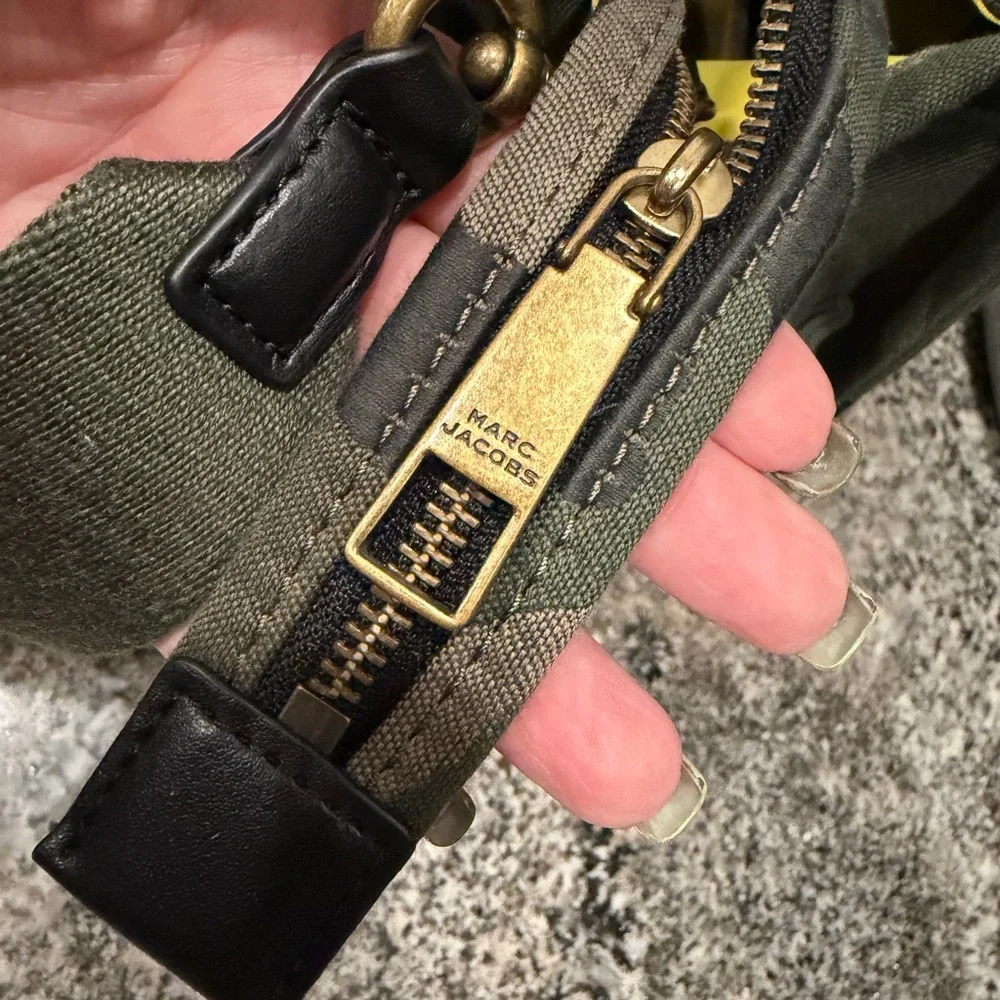 Marc Jacobs medium Green Camouflage Tote Bag - Picture 6 of 9